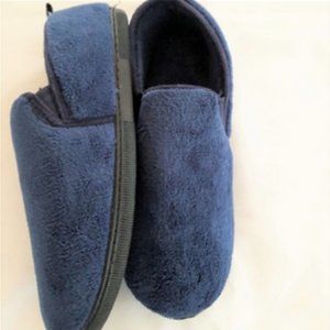 Slippers mens new sizes 8-9M or 13-14M memory foam navy Isotoner memorystep